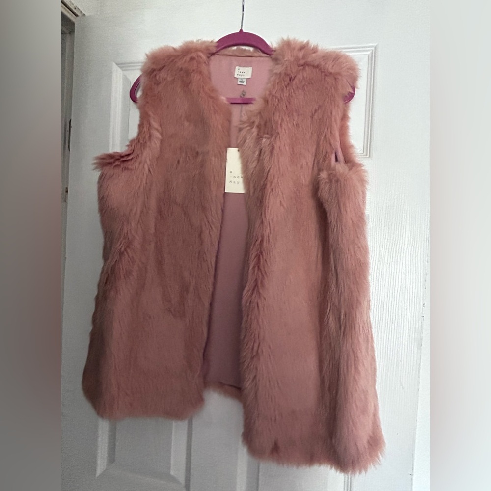 NWT Pink Fur Vest Size Large